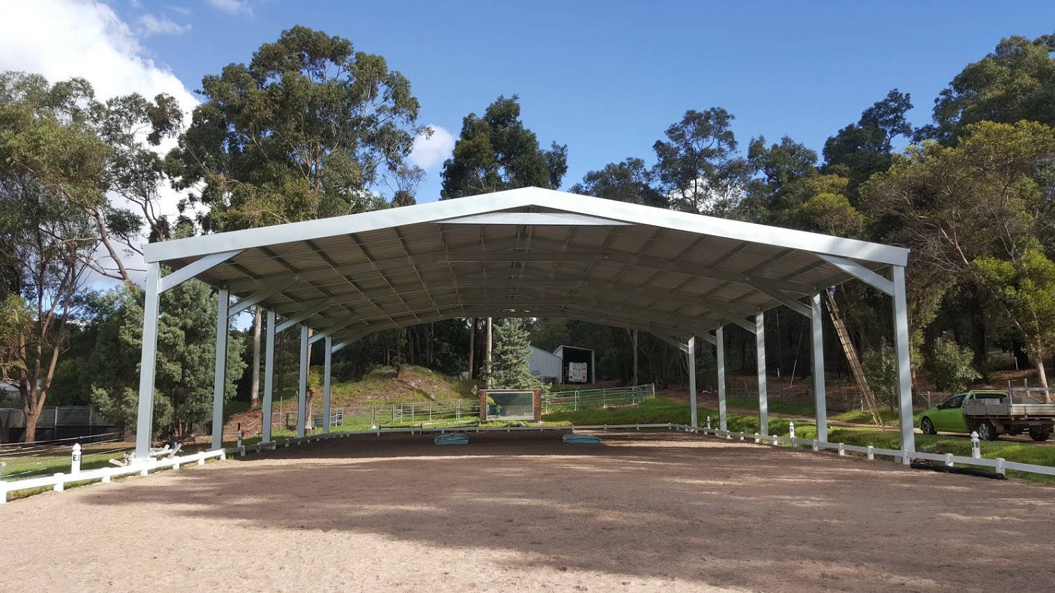 Arena shelter by Dynaspan